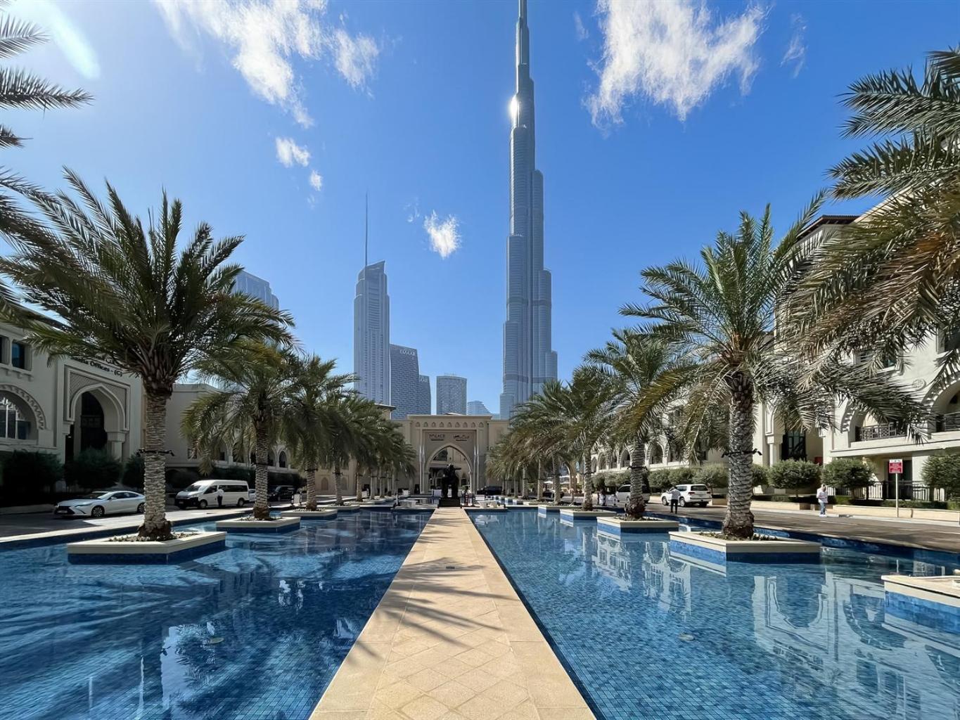 Canal View Escape With Stunning Pool Vibes Dubai